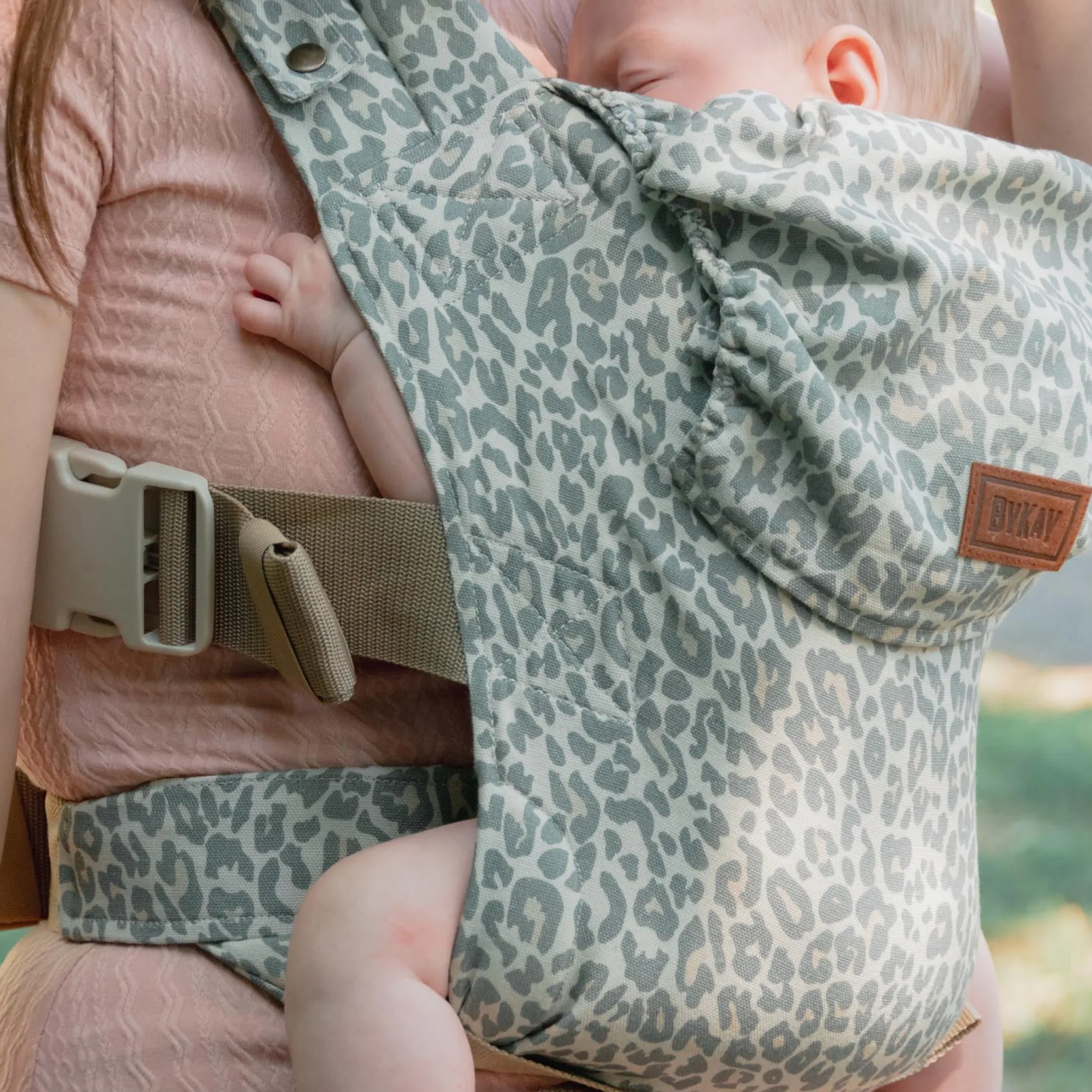 ByKay Click Carrier Classic Sand Leopard