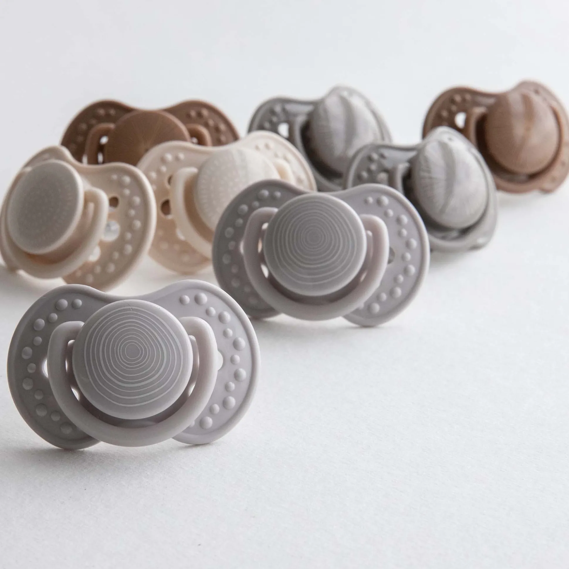 Difrax Lovi Fopspeen 6-18M Harmony Grey