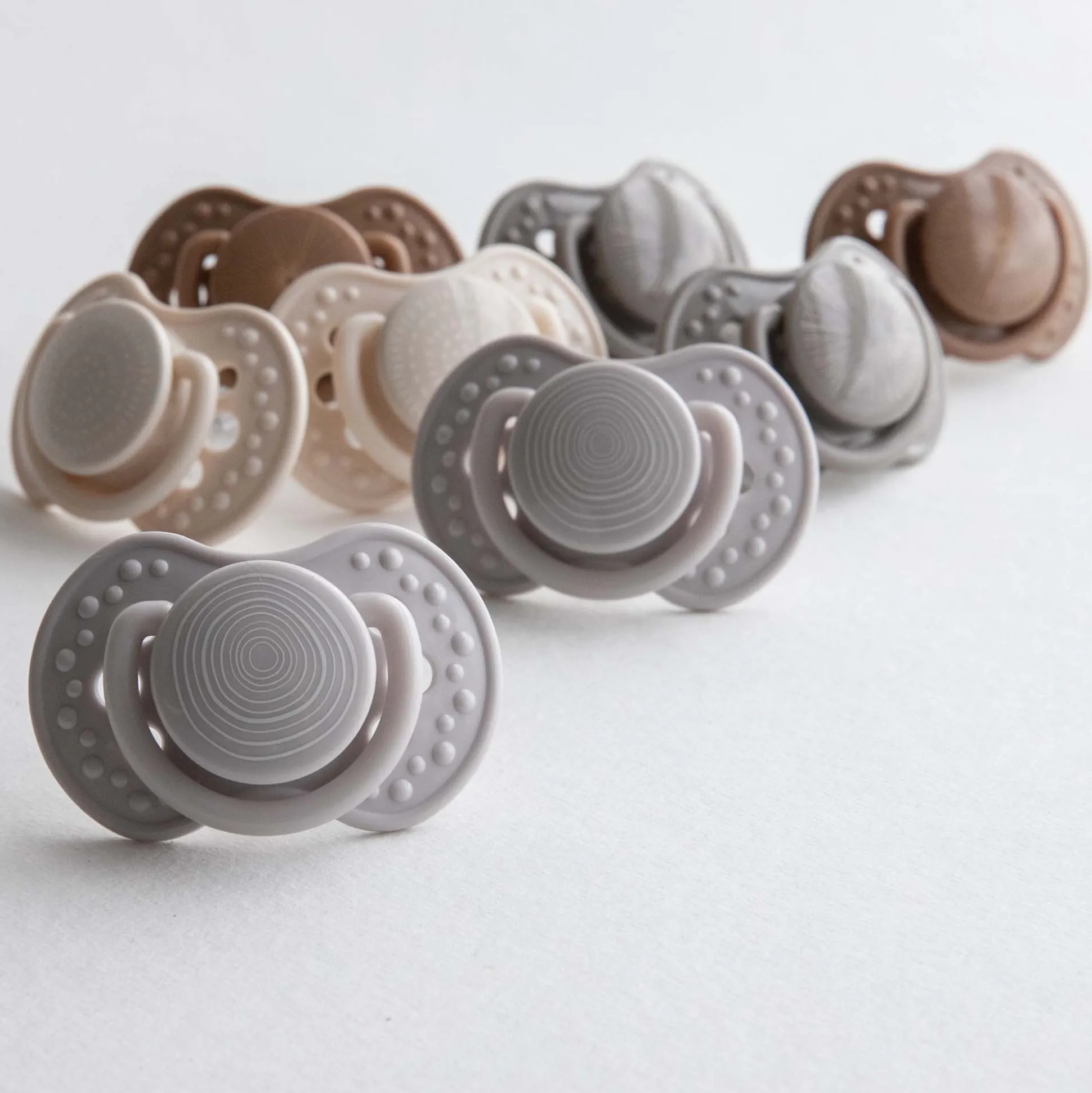 Difrax LOVI Fopspeen 18+M Harmony Grey