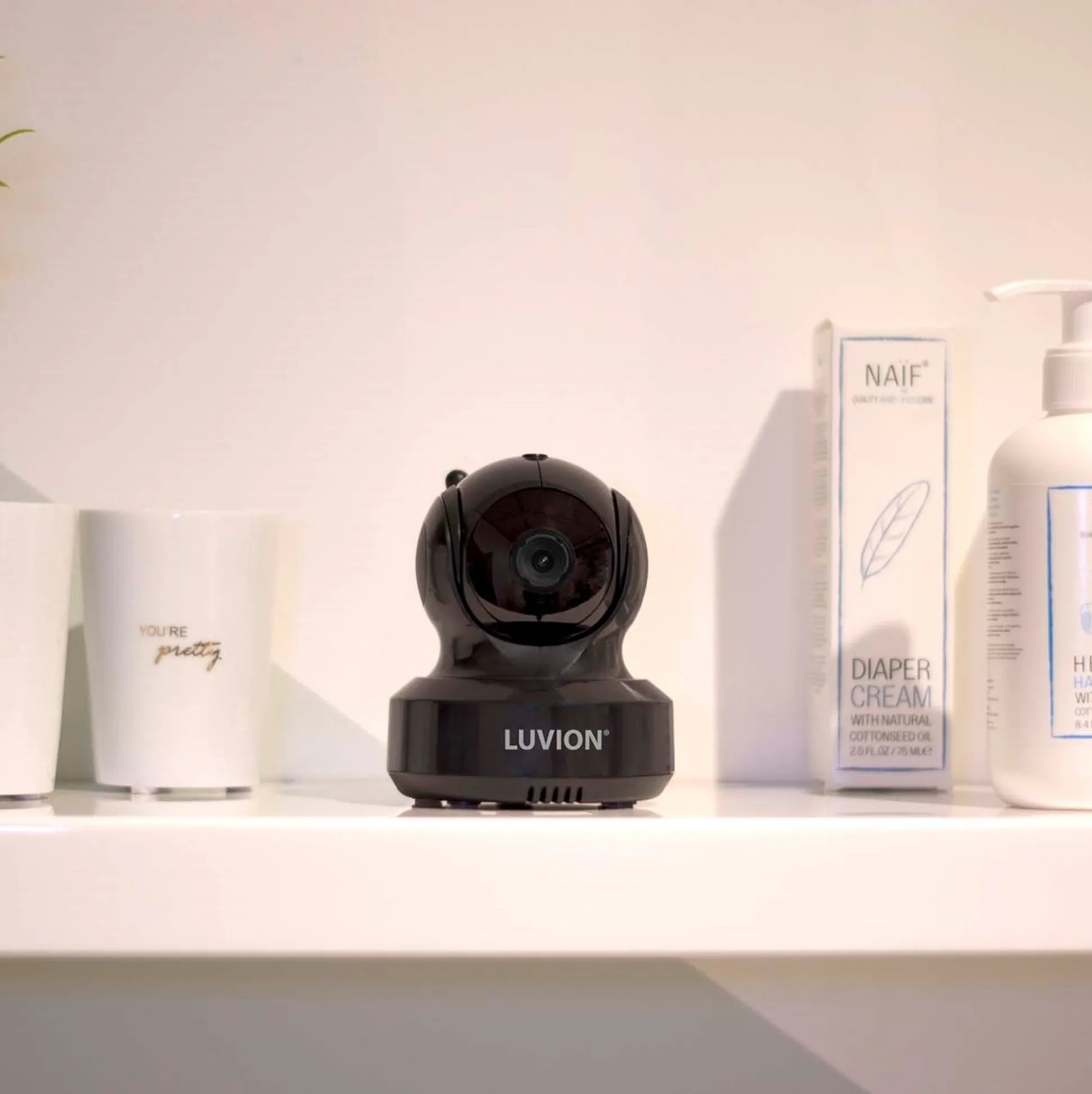 Luvion Essential limited black edition babyfoon