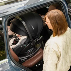 Nuna Arra Flex Caviar