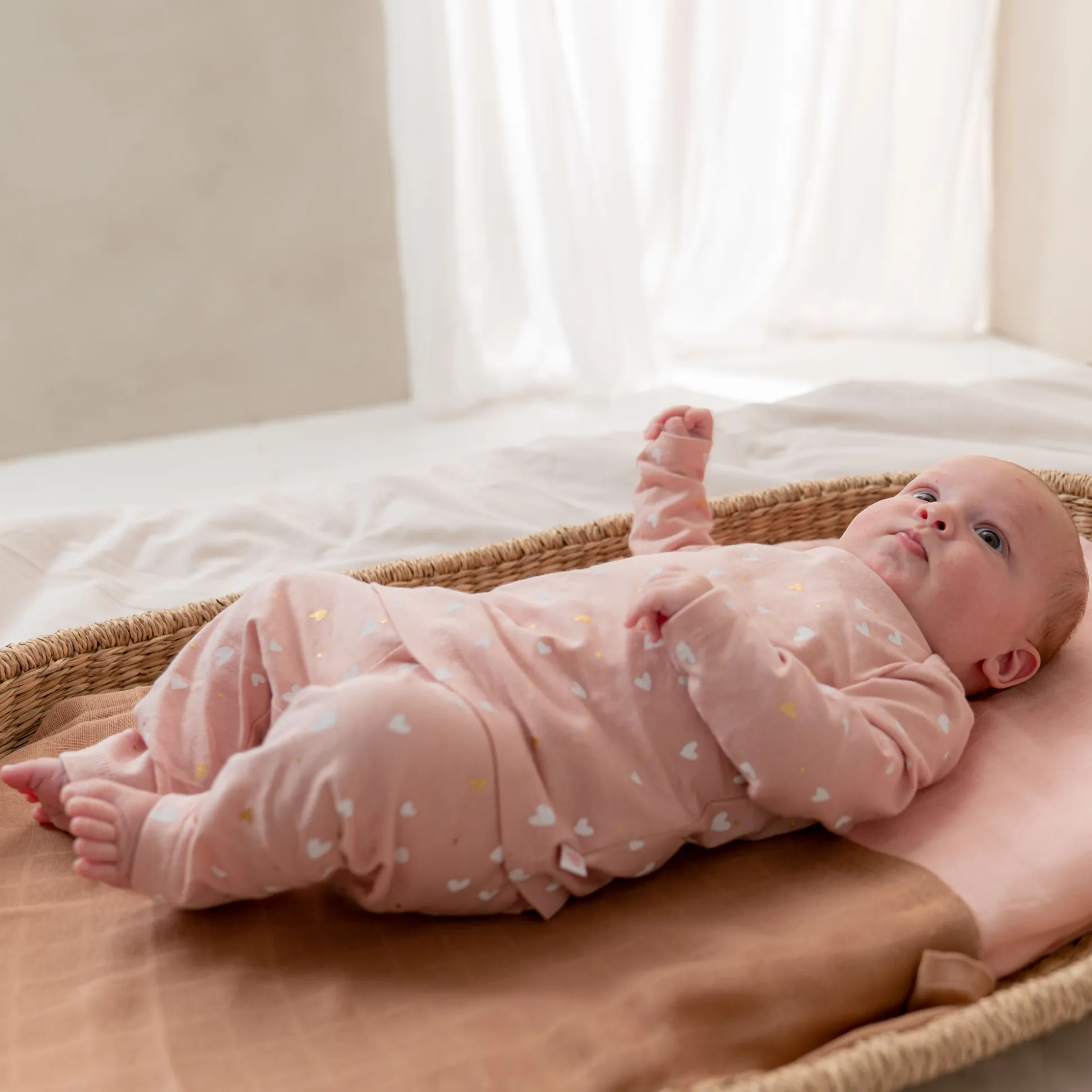 Prénatal baby pyjama hartjes roze