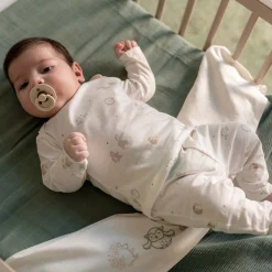 Prénatal baby pyjama Kleine Vriendjes wit