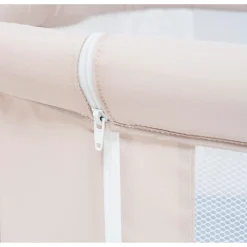 Prénatal co-sleeper Steffi Beigebrown