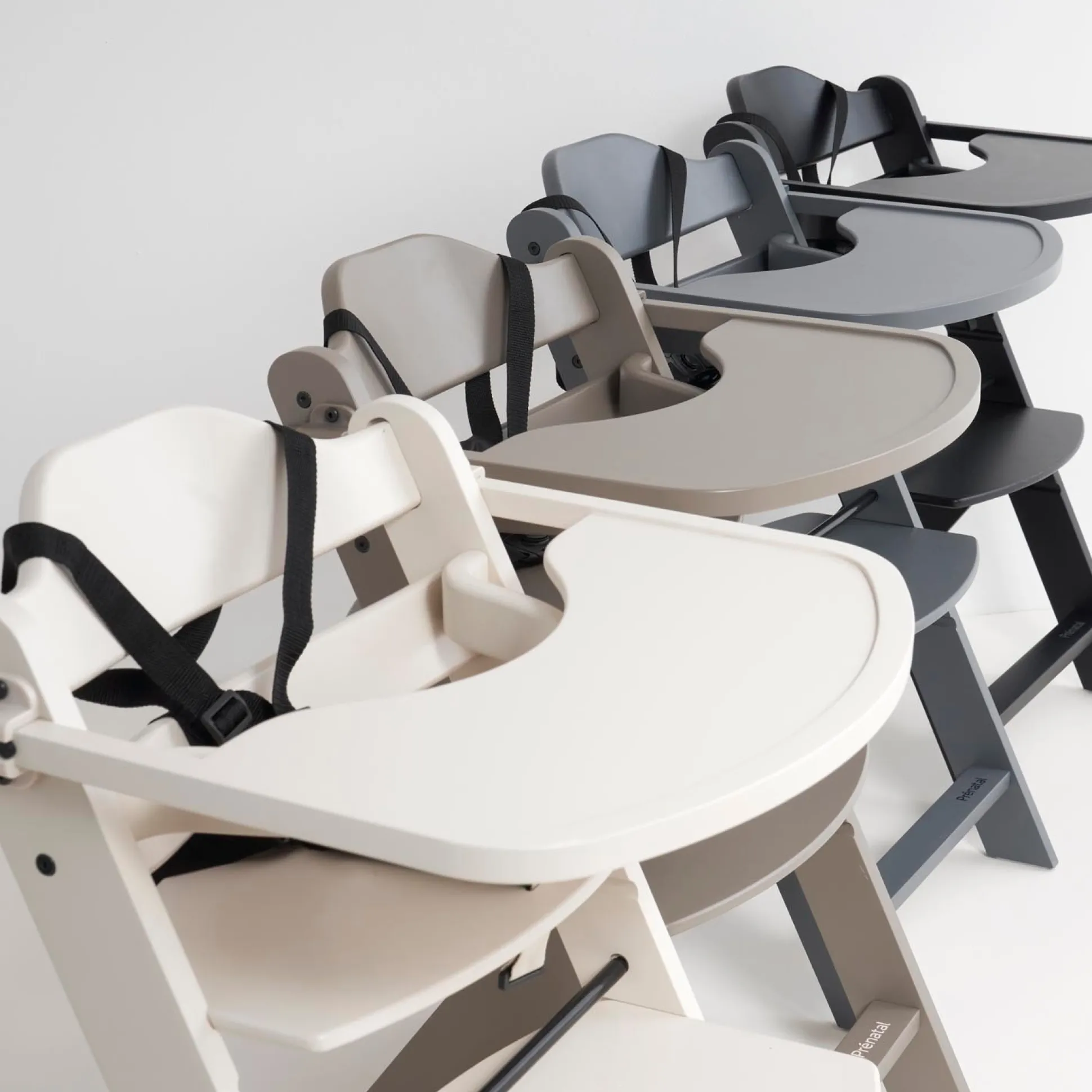 Prénatal houten kinderstoel Evan bundel taupe