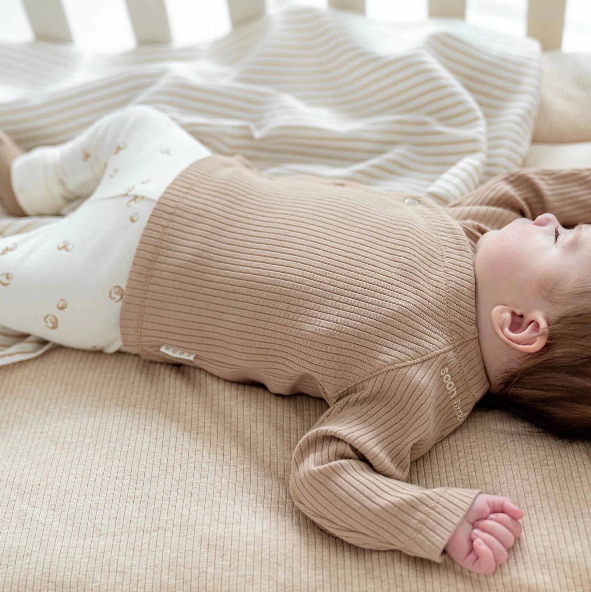 Prénatal newborn broek all over print beige