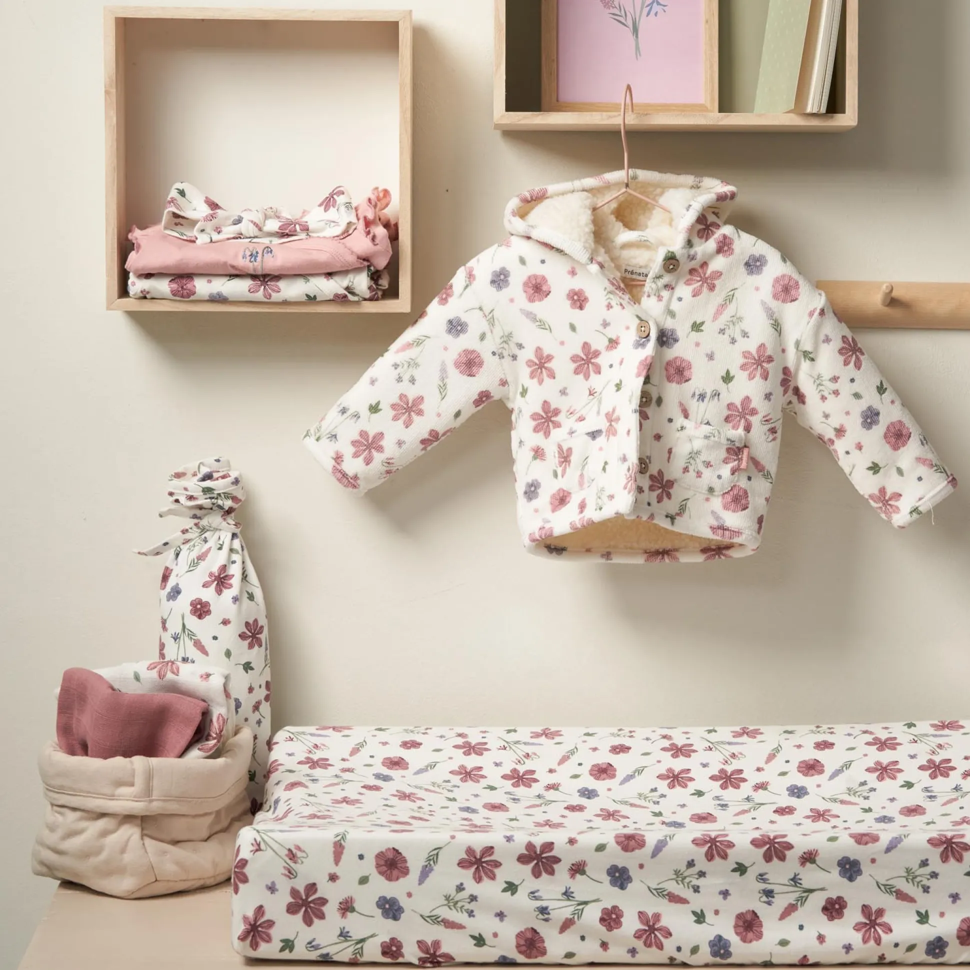 Prénatal newborn broek bloemen roze