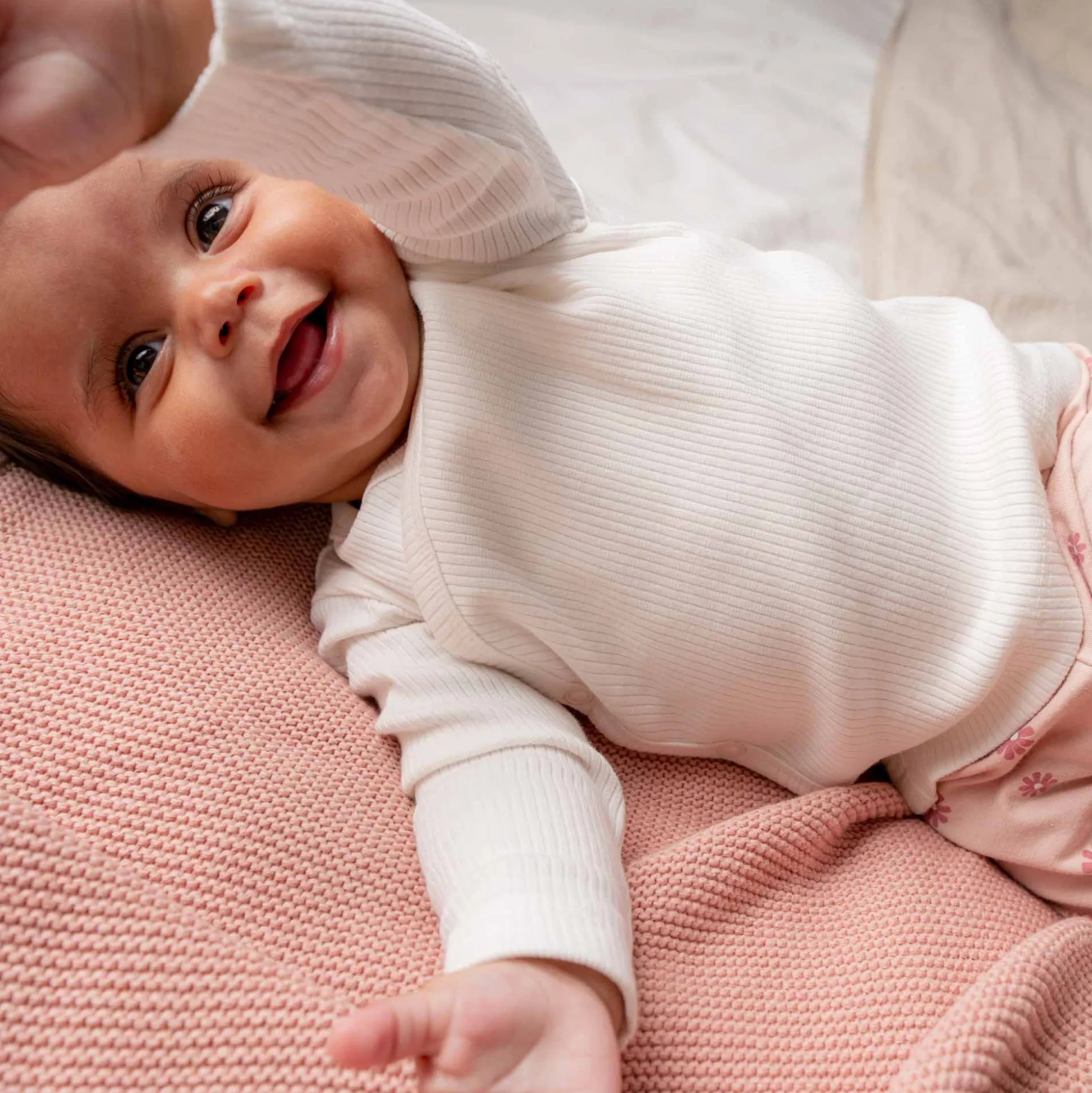 Prénatal newborn overslagshirt rib lange mouwen effen wit