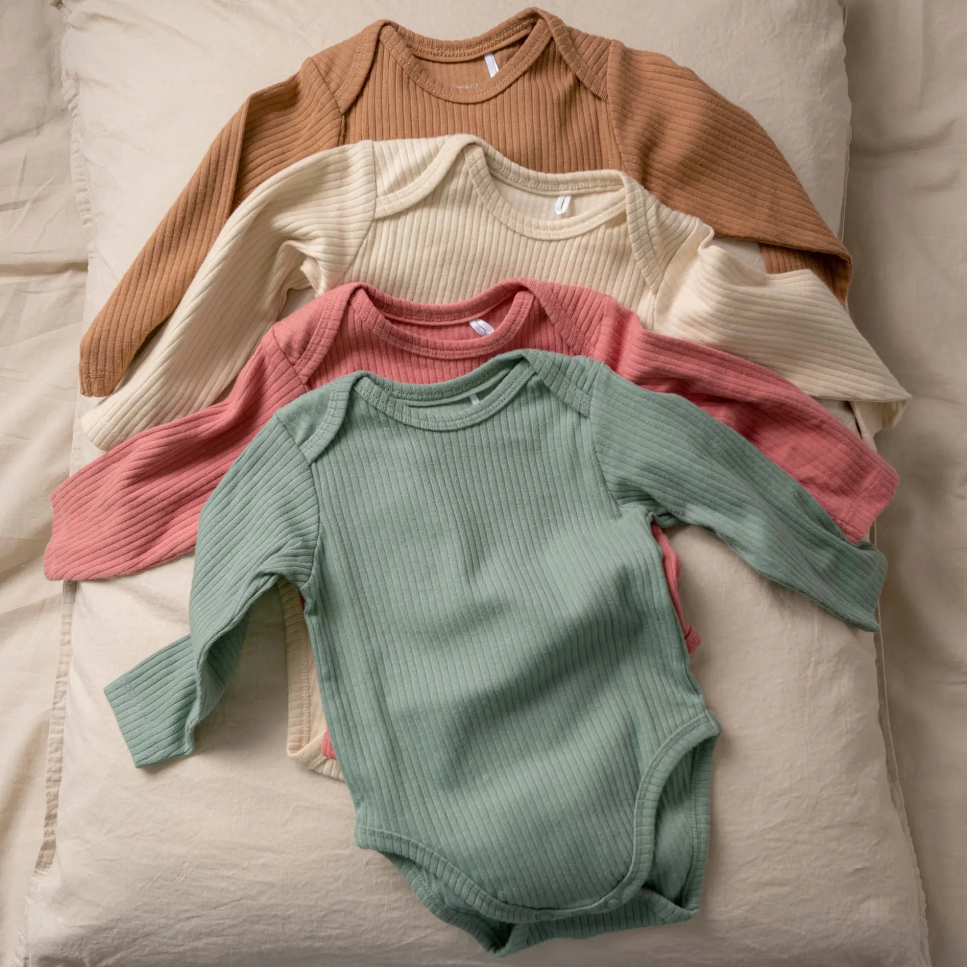 Prénatal romper rib lange mouwen effen roze