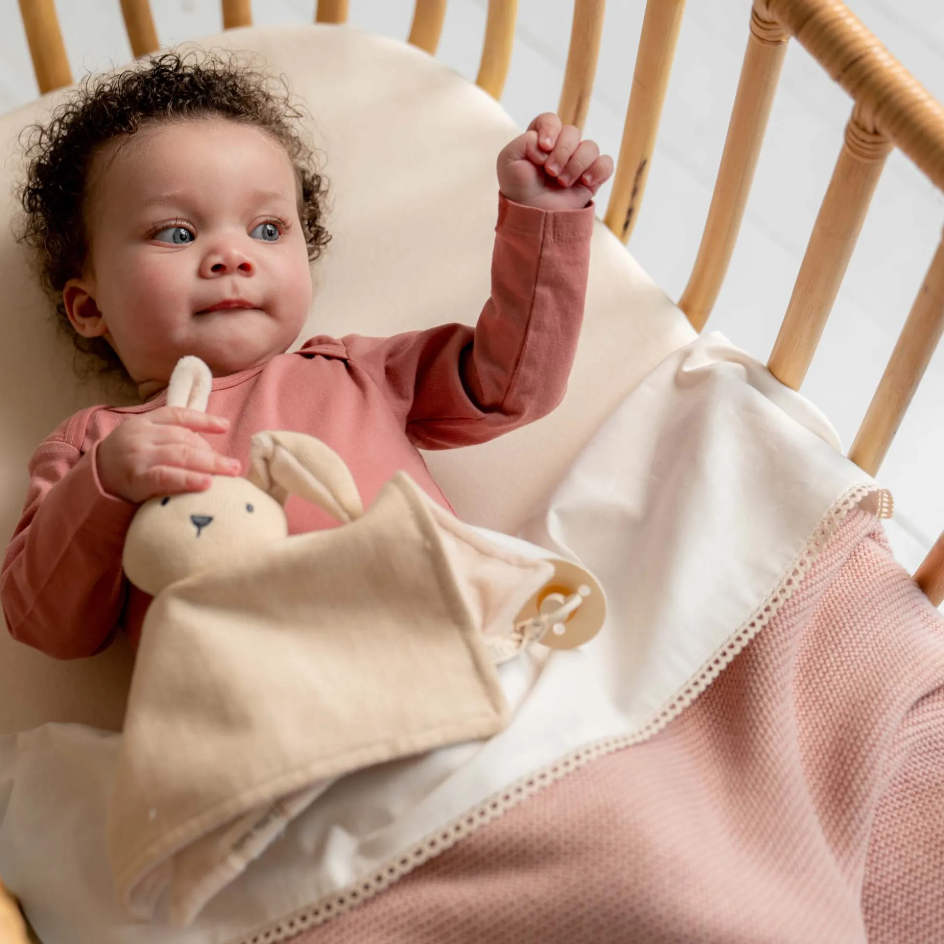 Prénatal wiegdeken Little Knits roze