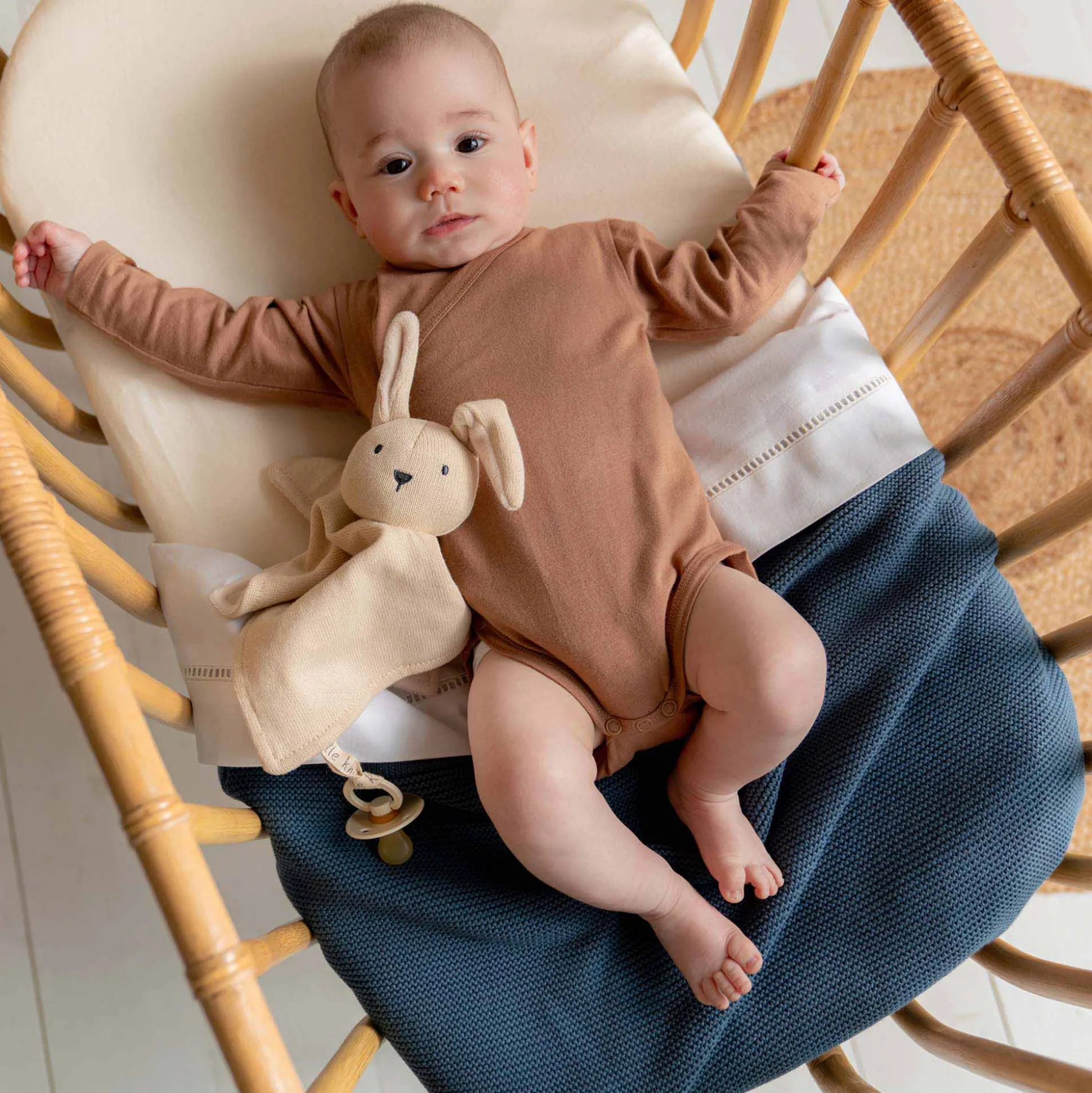 Prénatal wiegdeken Little Knits blauw